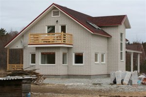 Plaatvundamendil maja.jpg